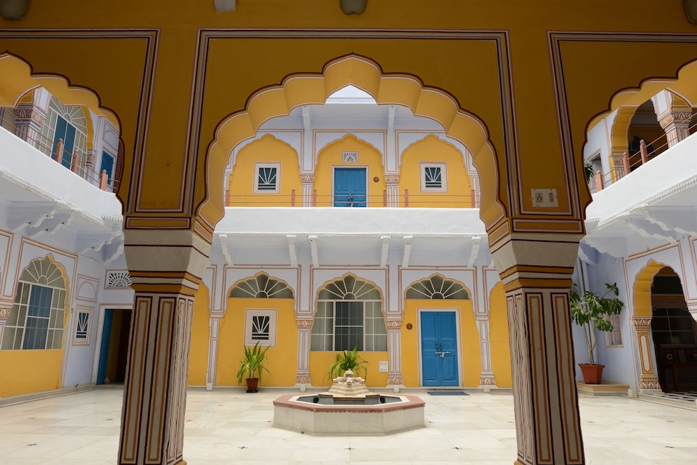 Hotel Diggi Palace 4/40