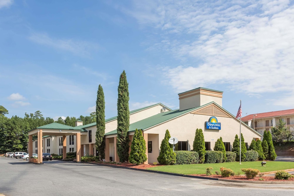 Days Inn & Suites by Wyndham Peachtree Corners/Norcross 1/22