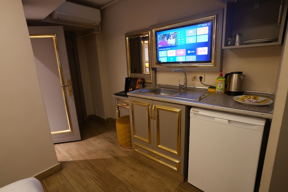 Taksim La Marino Hotel 48/50