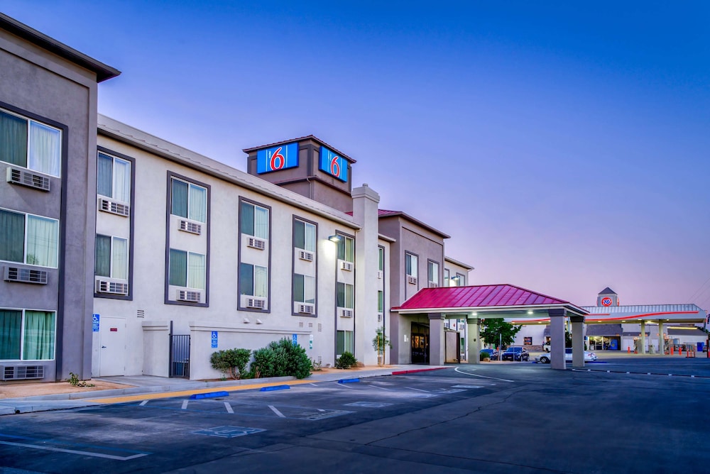 Motel6 Hesperia, CA - West Main Street - I-15 49/60