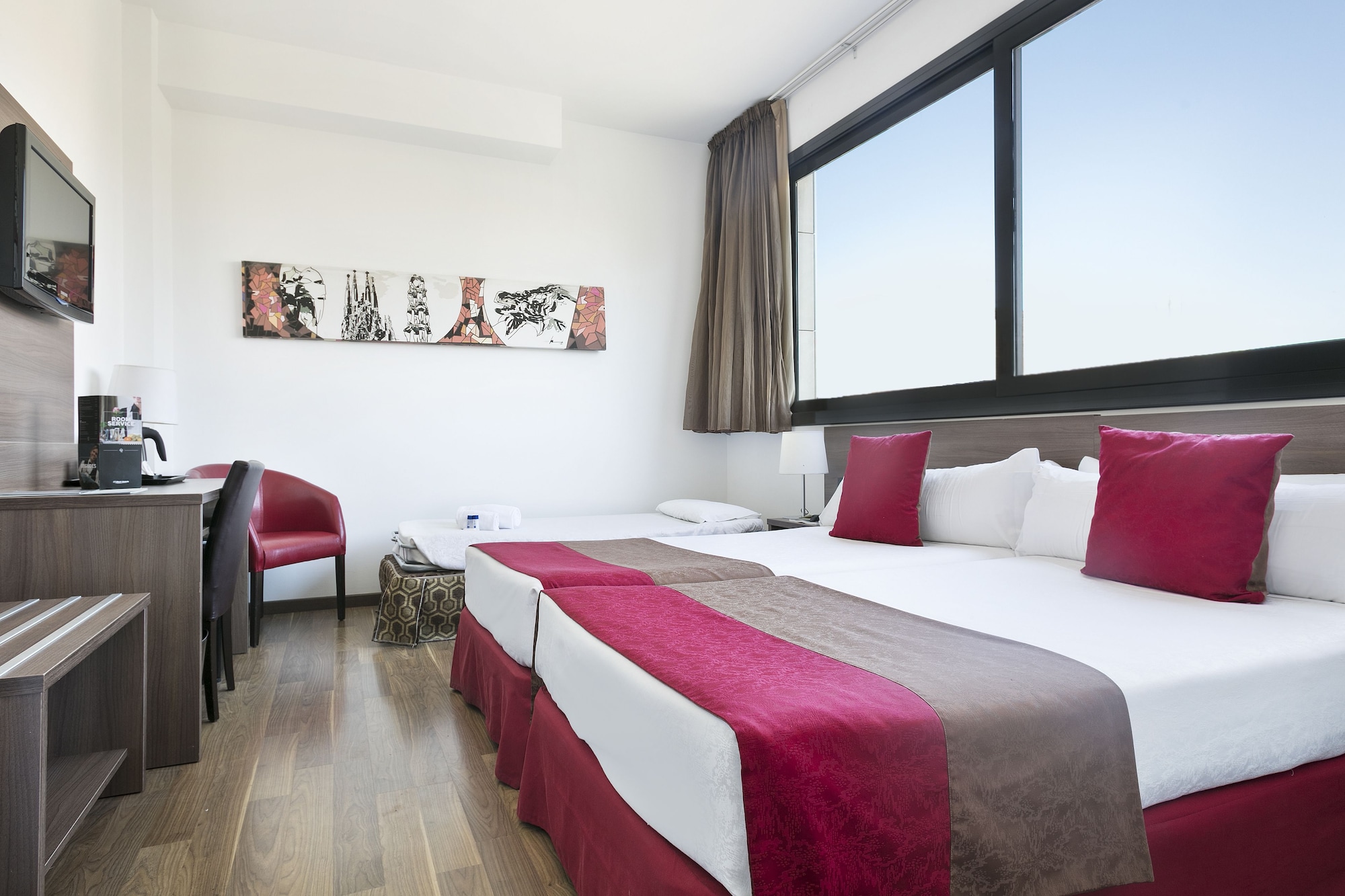 ROOM, DOUBLE BED