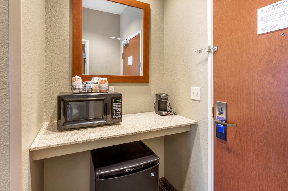 Comfort Inn & Suites Lynchburg Airport - University Area 36/40