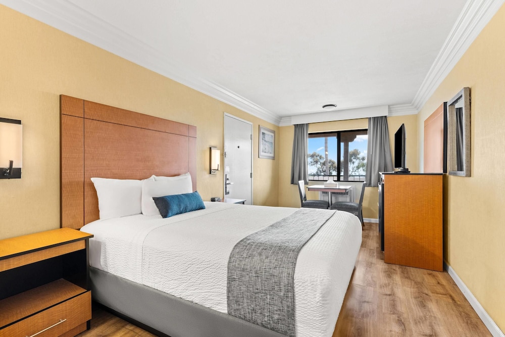 Travelodge by Wyndham San Clemente Beach 8/50
