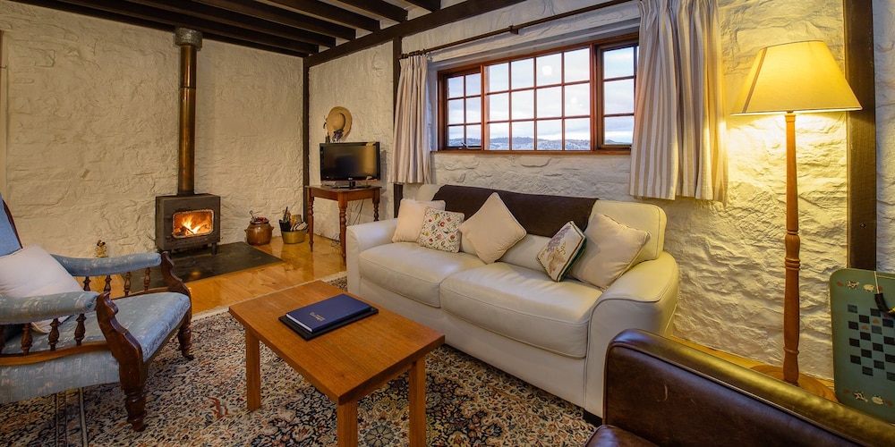 Daisy Bank Cottages 36/62