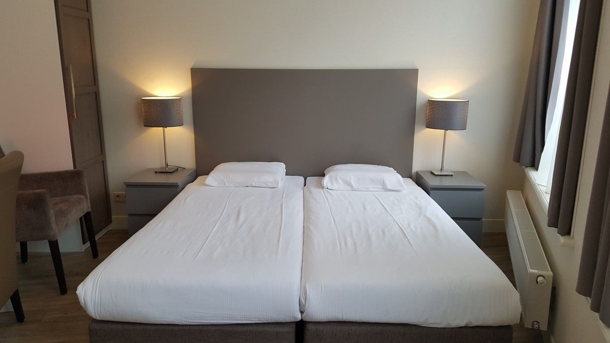 ROOM, TRIPLE