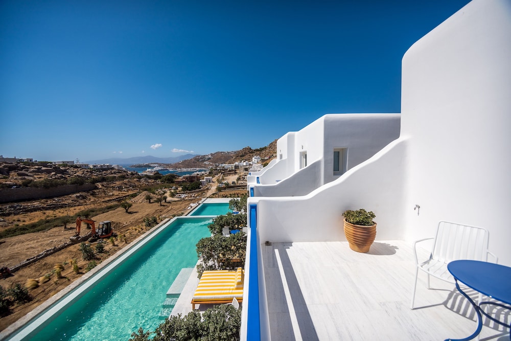 SAN ANTONIO SUMMERLAND in MYKONOS