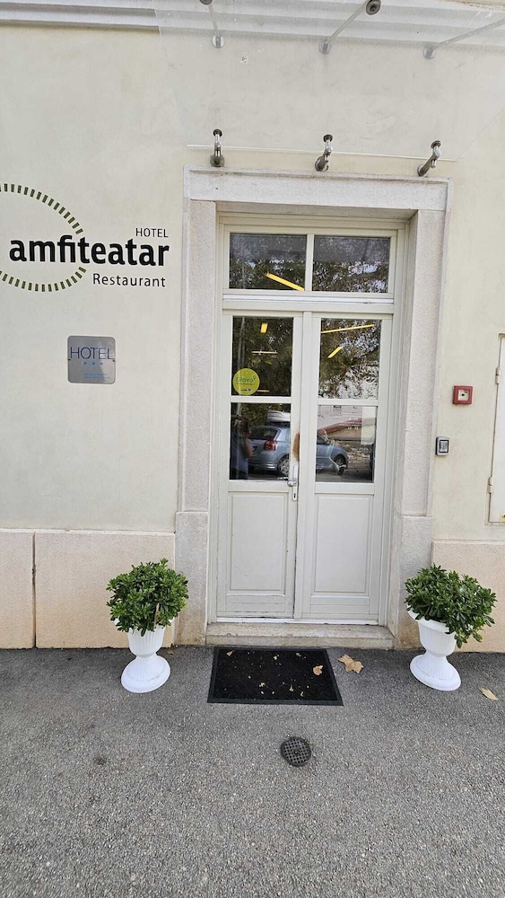 Hotel Amfiteatar 4/63