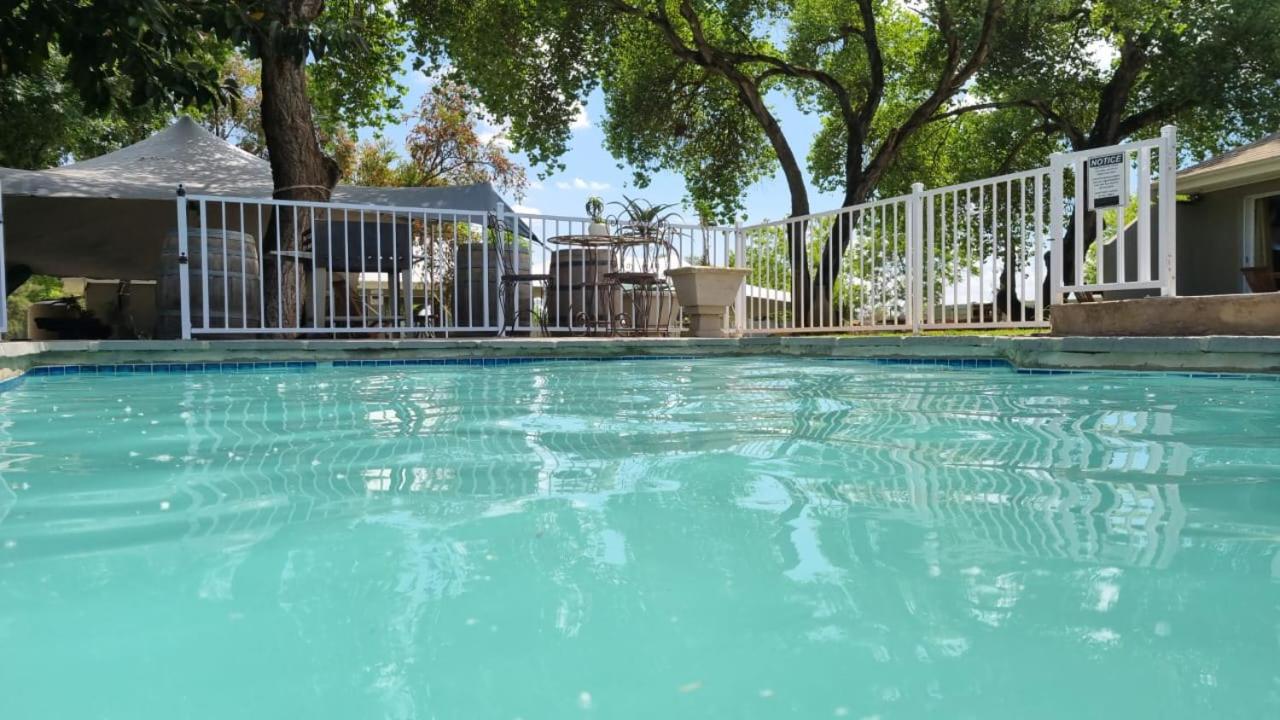 Cape Winelands Business Villas Self Catering rooms 48/50