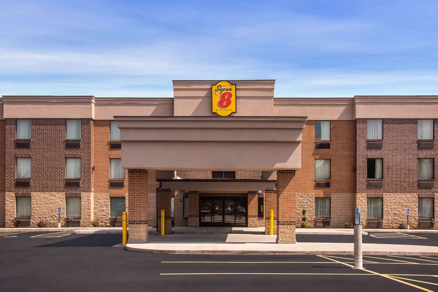 Super 8 by Wyndham St. Louis North 3/13