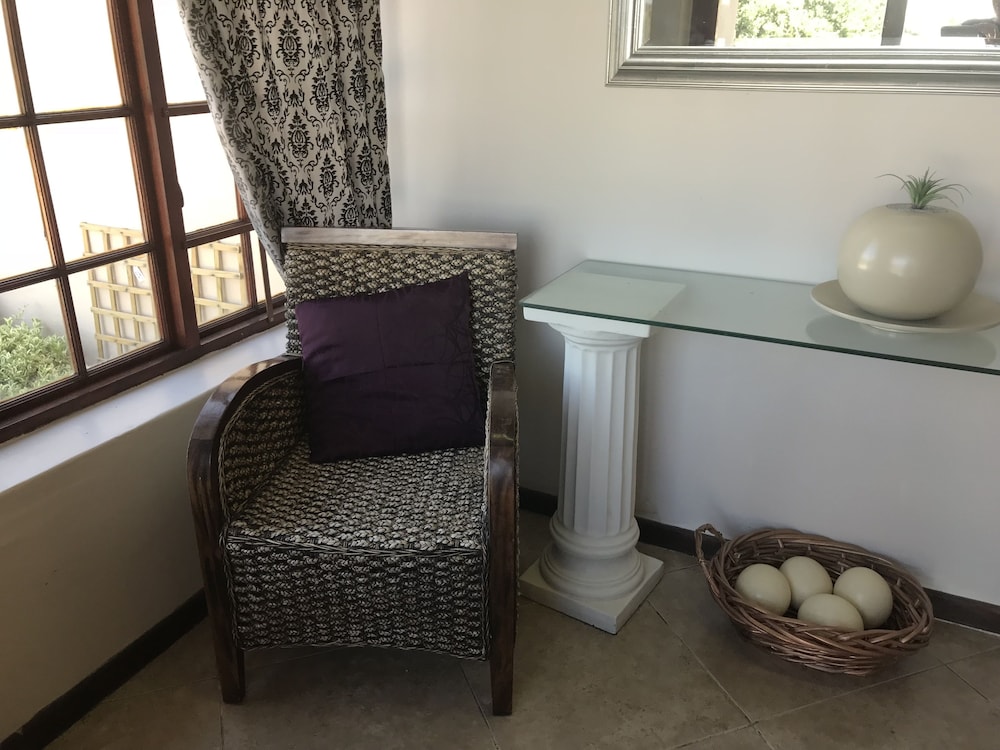 VJ's Guesthouse & Restaurant 16/16