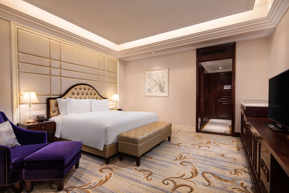 Radisson Blu Forest Manor Shanghai Hongqiao 12/64