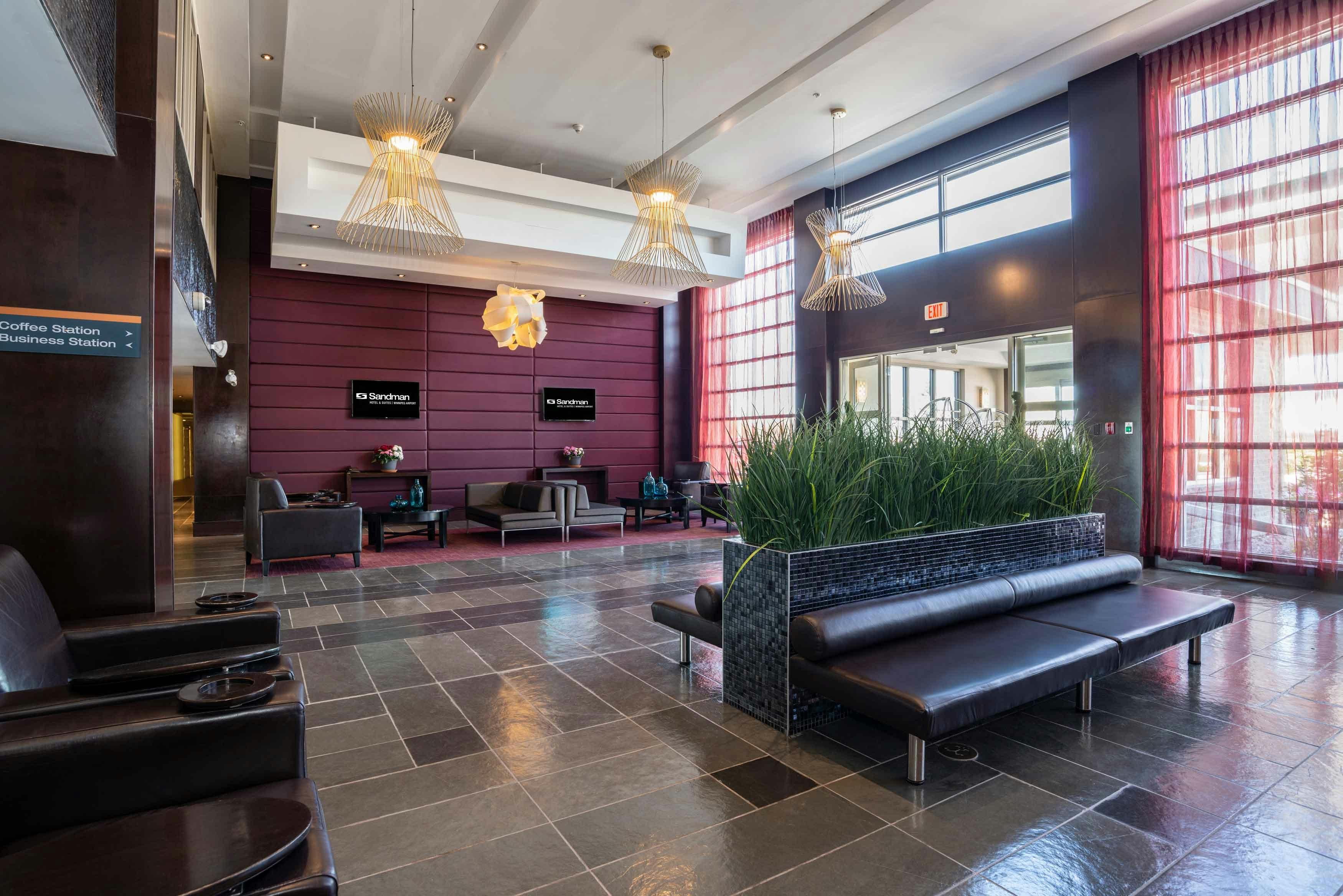 Sandman Hotel & Suites Winnipeg Airport 10/56