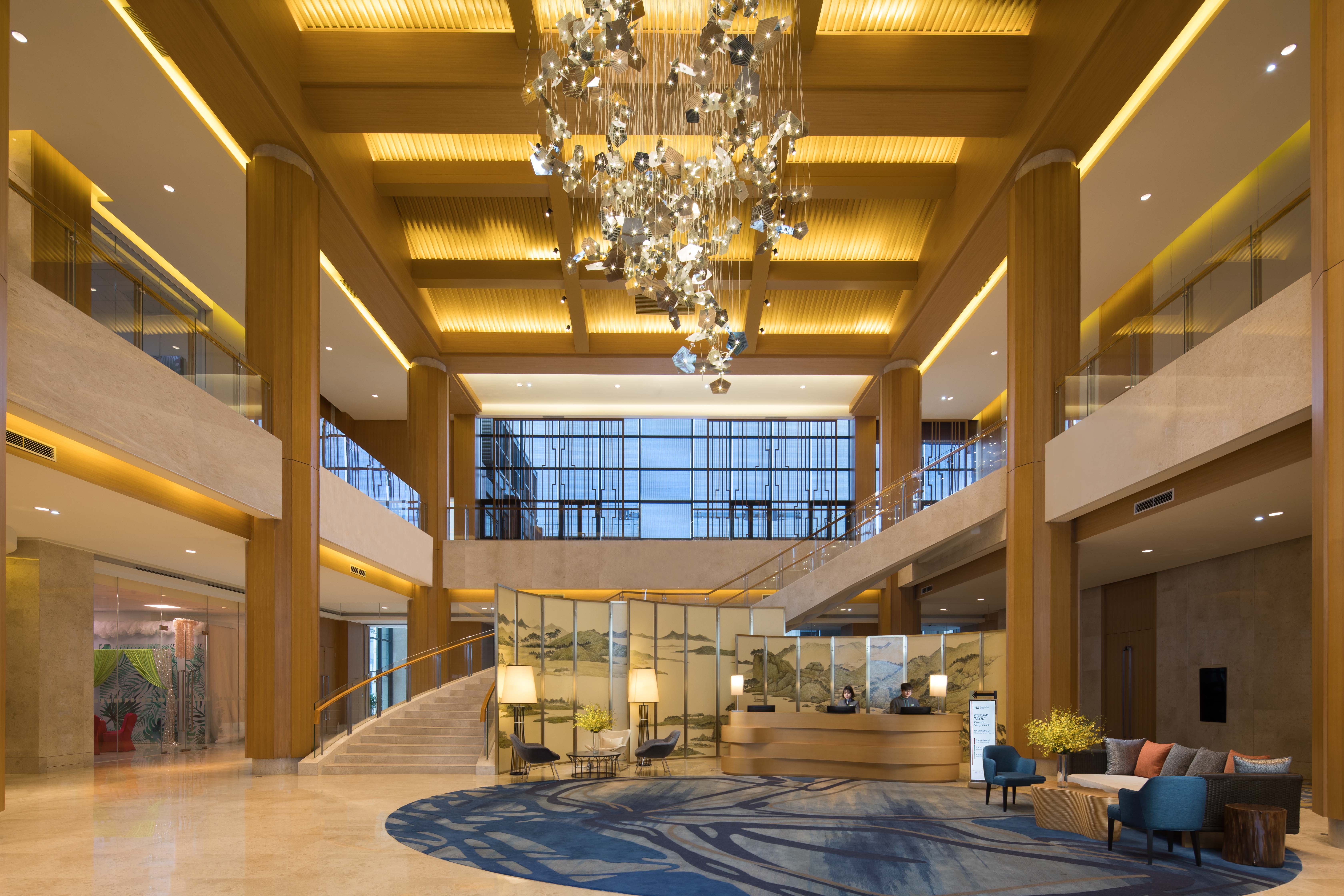 HOLIDAY INN KUNSHAN HUAQIAO 7/50