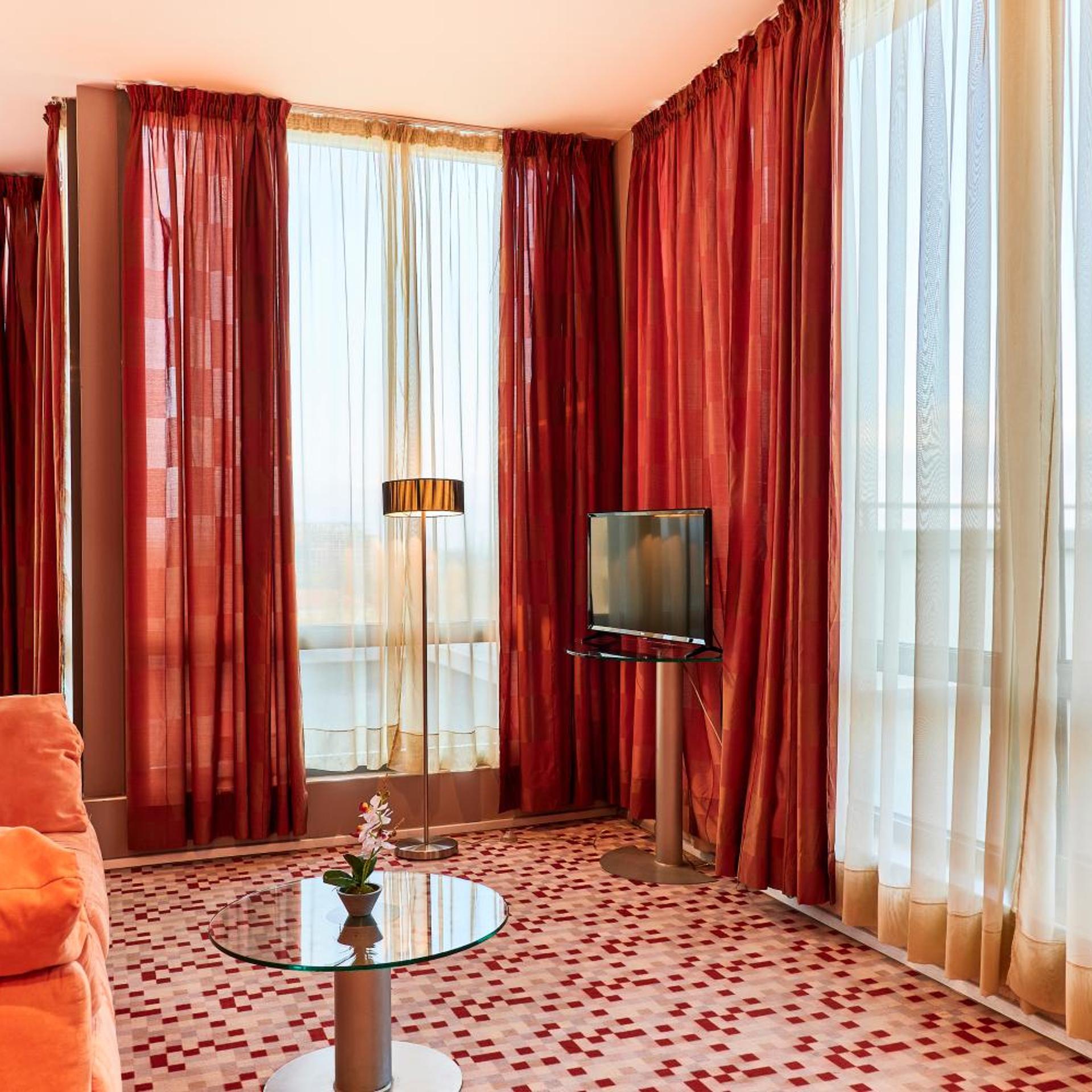 Mirena Hotel 46/50