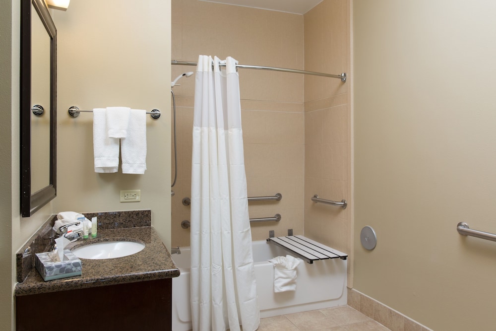 Staybridge Suites Toledo - Maumee 19/72