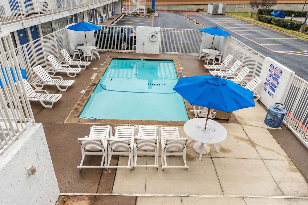 Motel6 North Richland Hills, TX 43/61