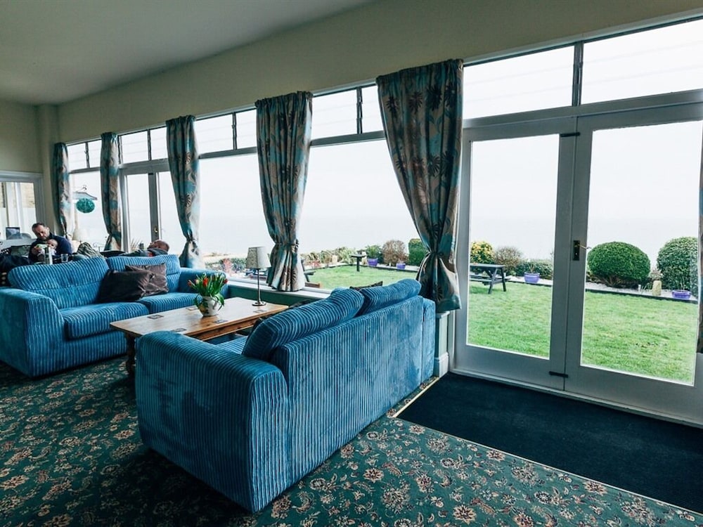 Cliff Hall Hotel 25/35