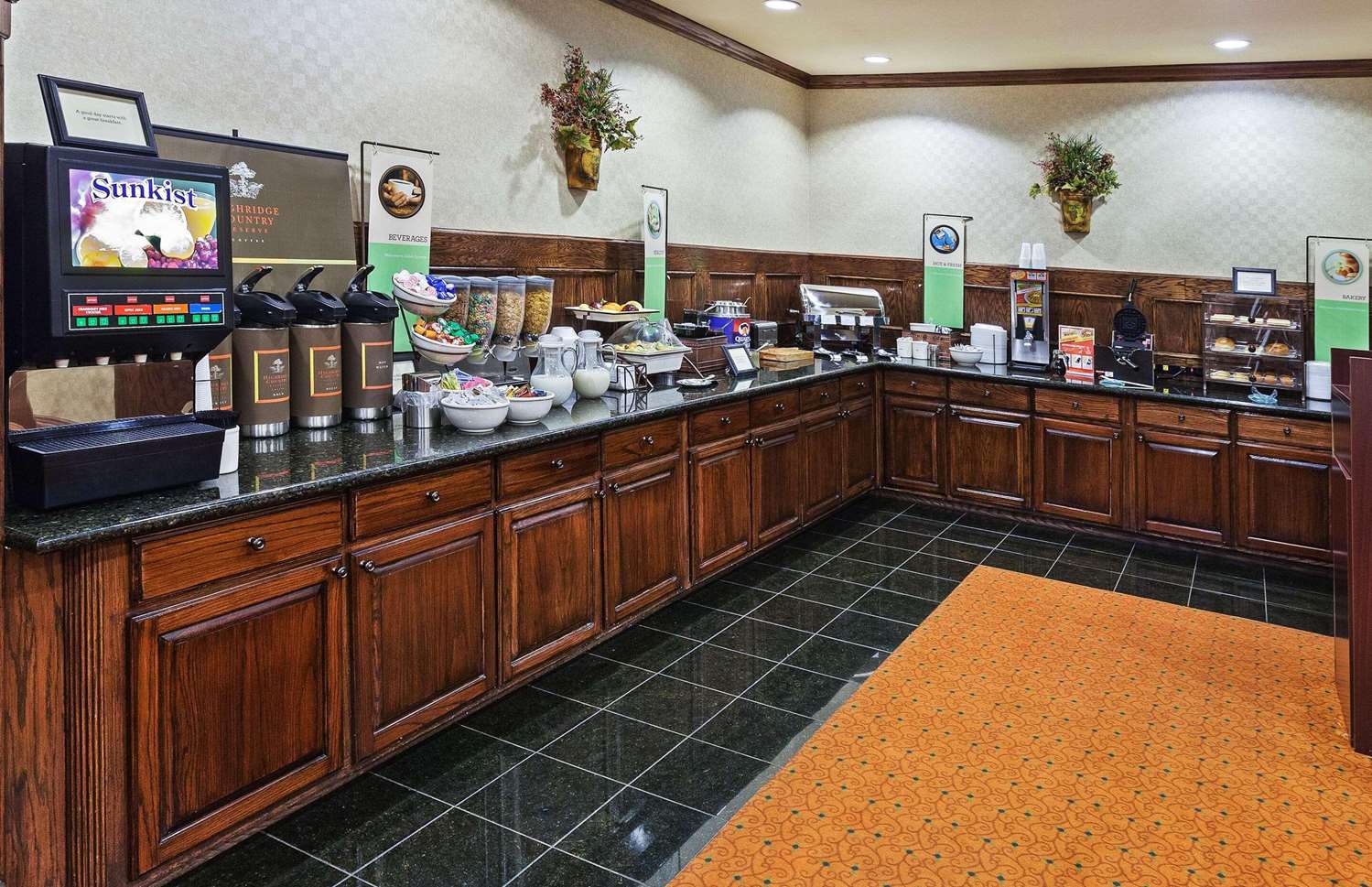 Country Inn & Suites By Radisson, Amarillo I-40 West, TX 2/18