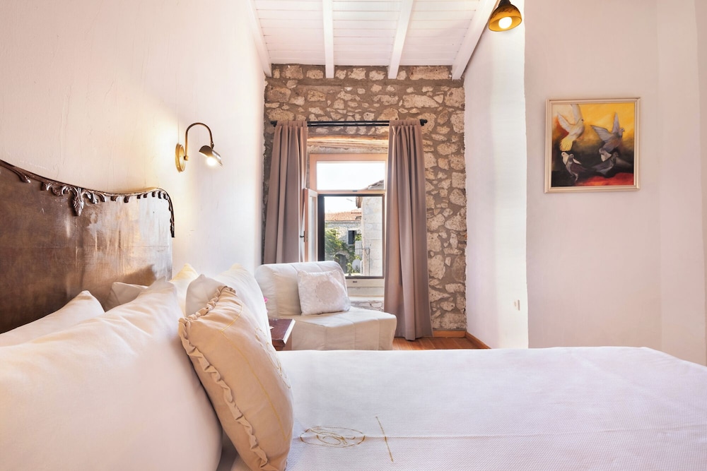 Krem Hotel 12/50