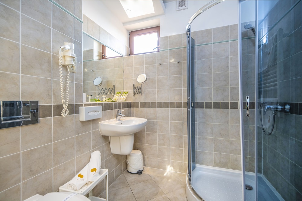 Room at Budapest Airport Hotel Stacio Wellness and Conference, VECSES