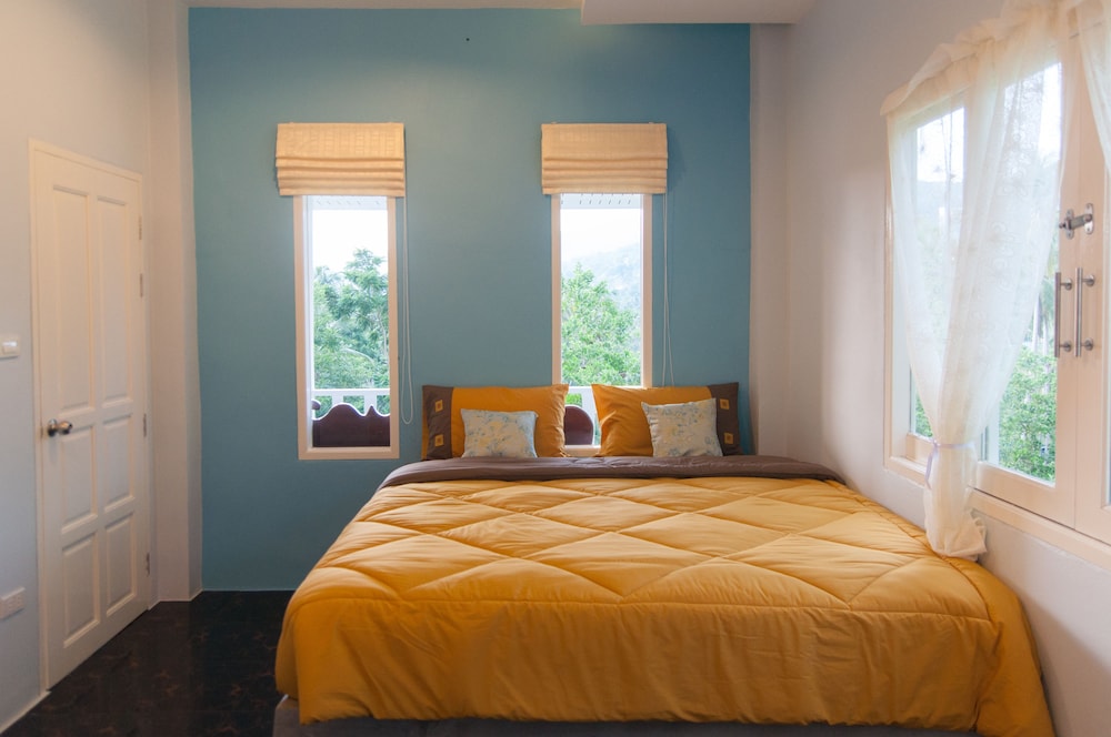 2 BEDROOMS, BUNGALOW, MOUNTAIN VIEW