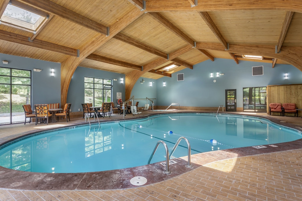 Holiday Inn Express Branson-Green Mountain Drive 3/72