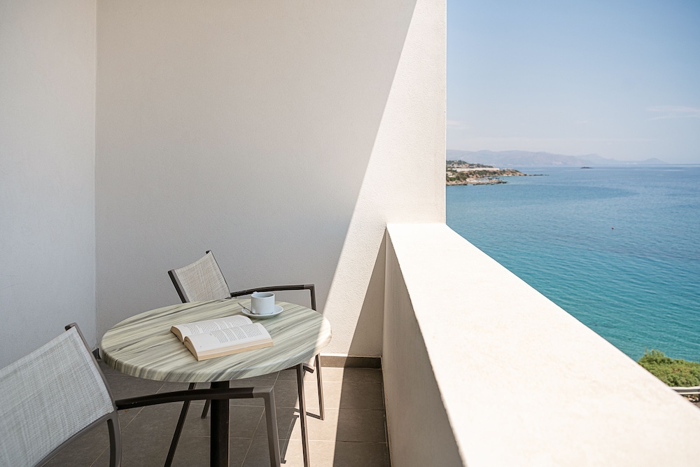 Kakkos Bay Resort 42/46