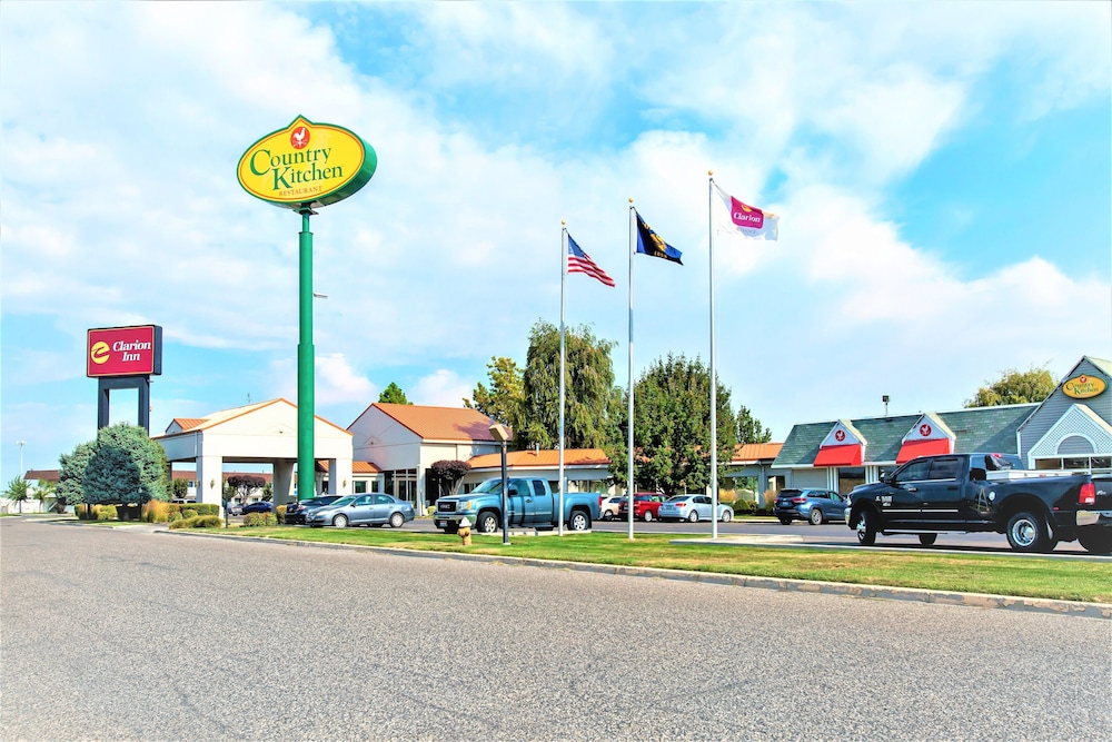 Holiday Inn Ontario 26/61