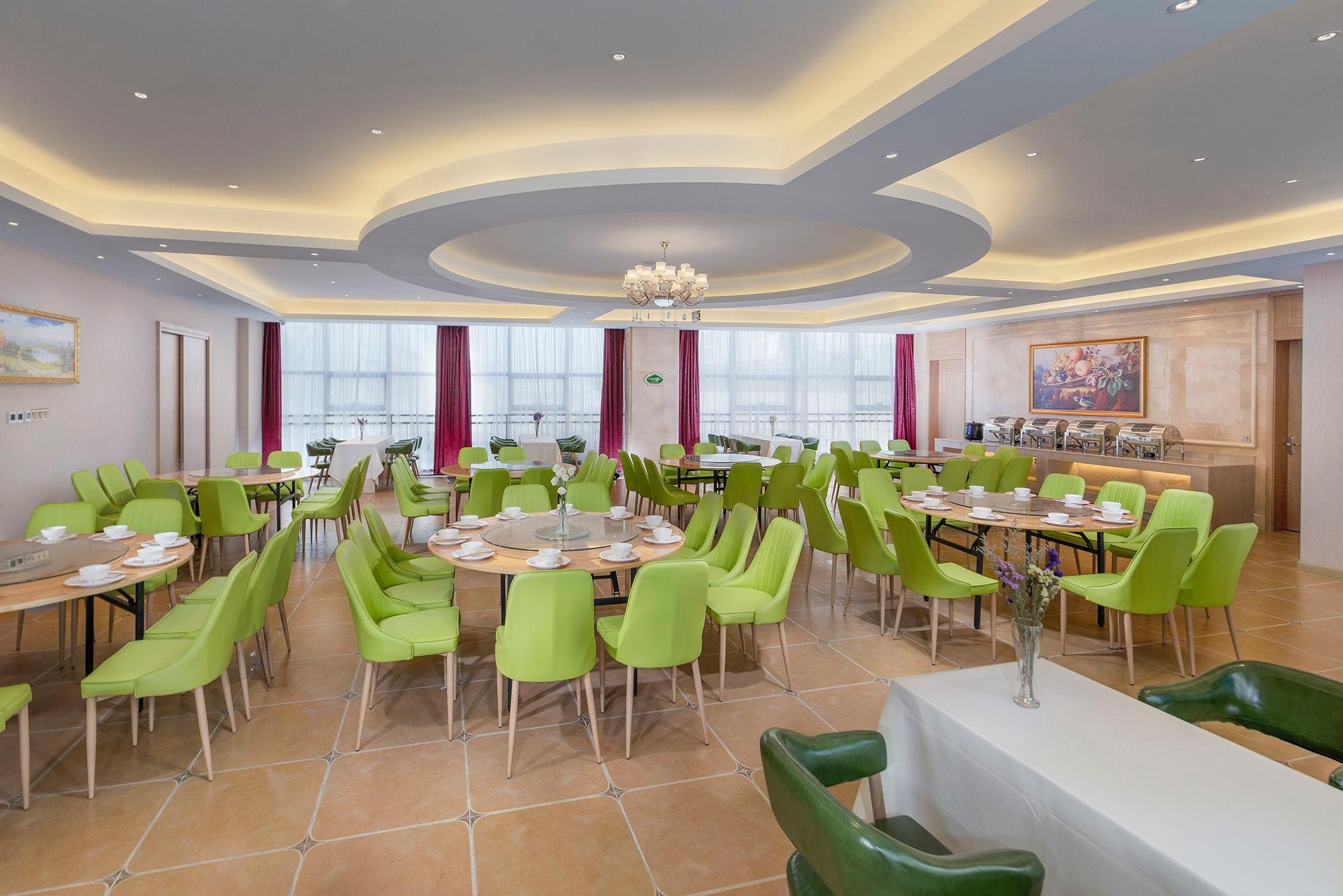 Vienna International Hotel (Chengdu Pidu Bailun Plaza) 66/71