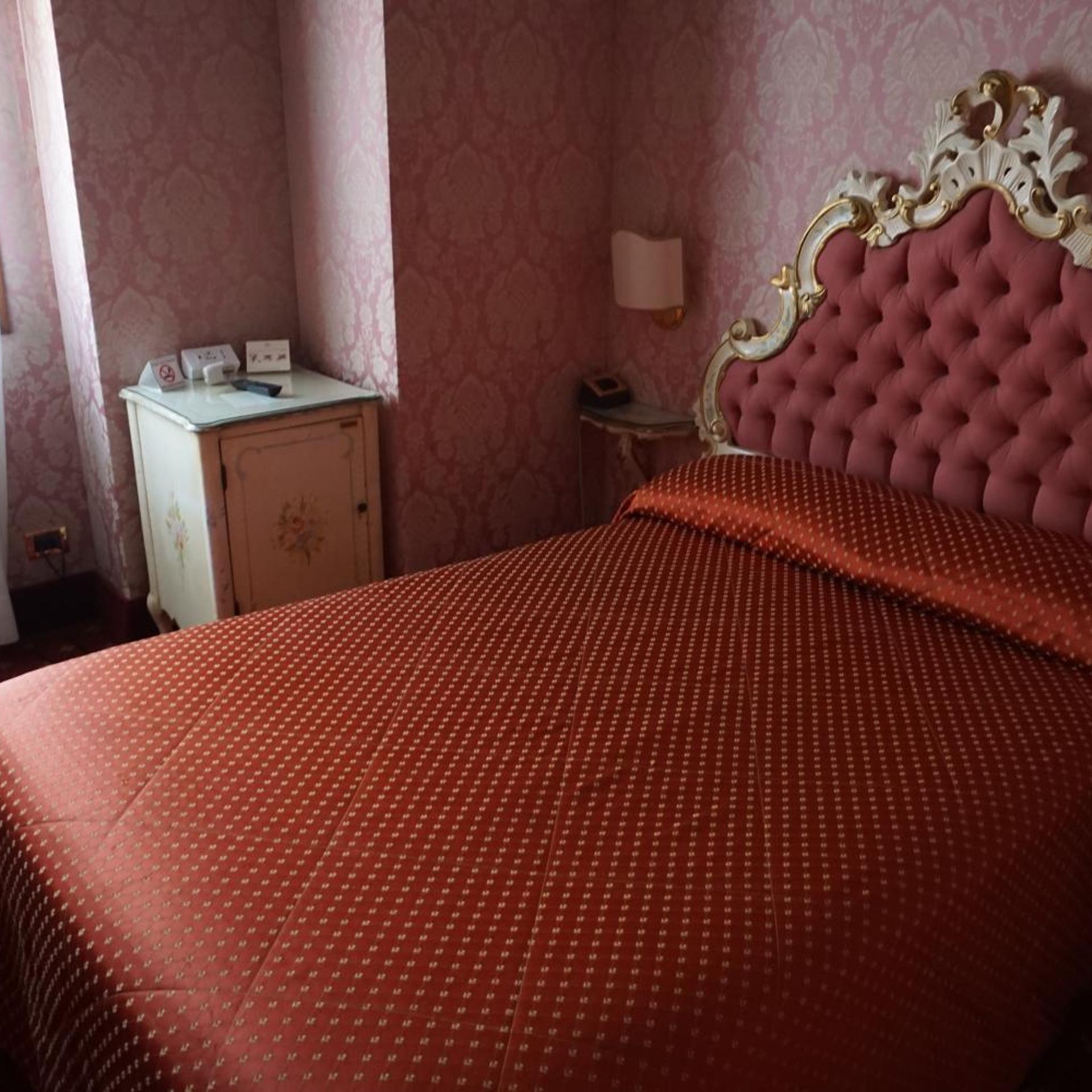 Room, Double Bed, Small