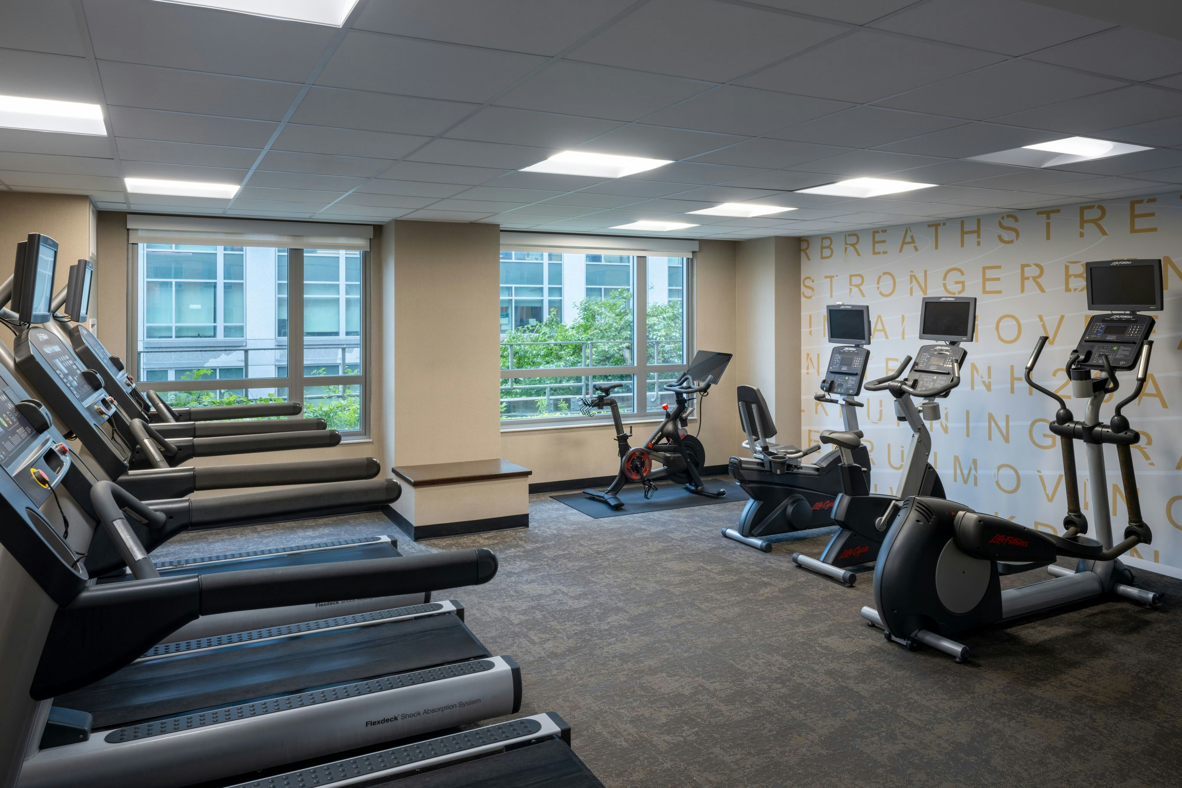 RESIDENCE INN ARLINGTON BALLSTON 14/37