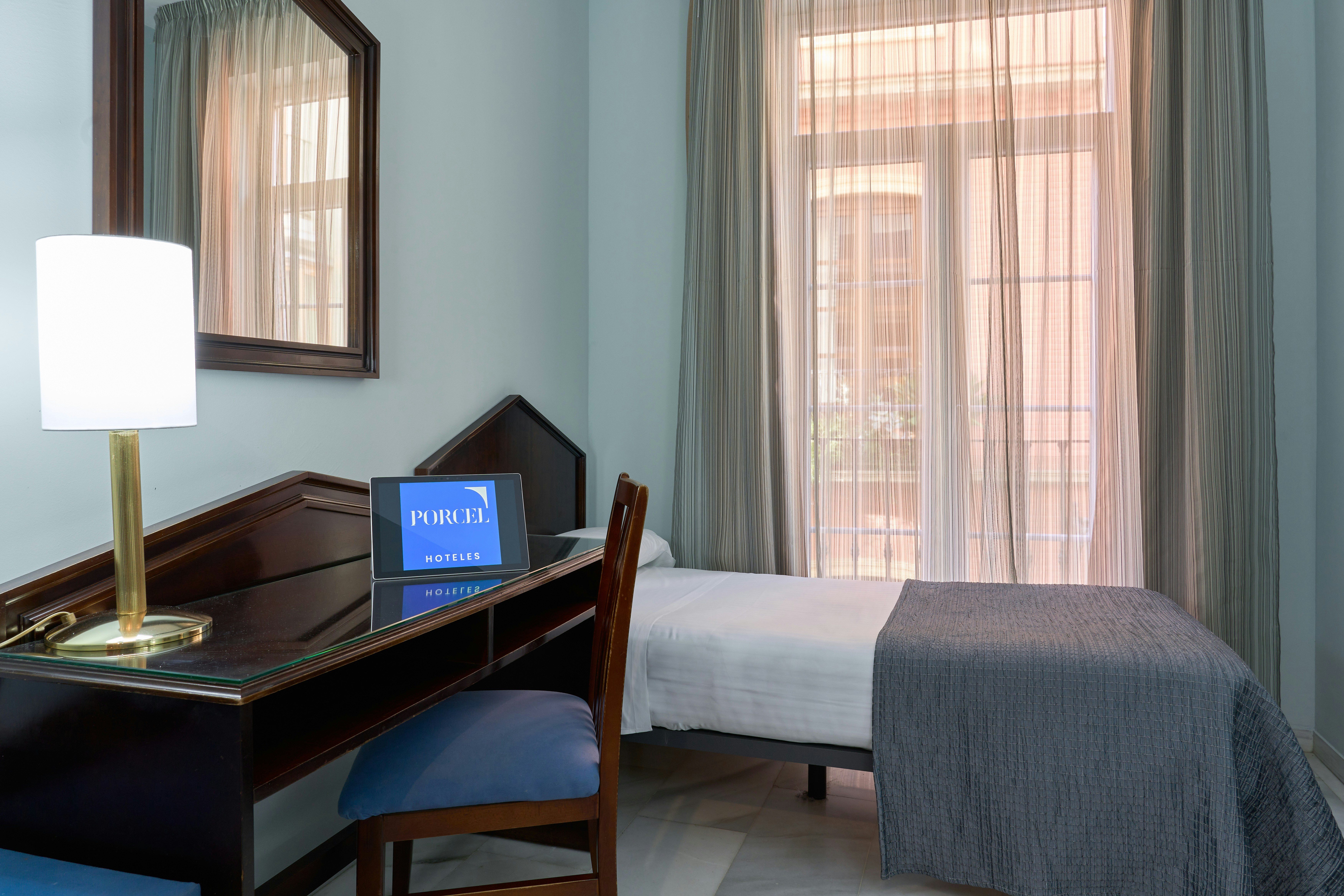 Navas Hotel 45/82