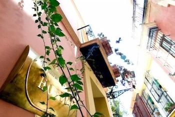 Un Patio en Santa Cruz 7/55