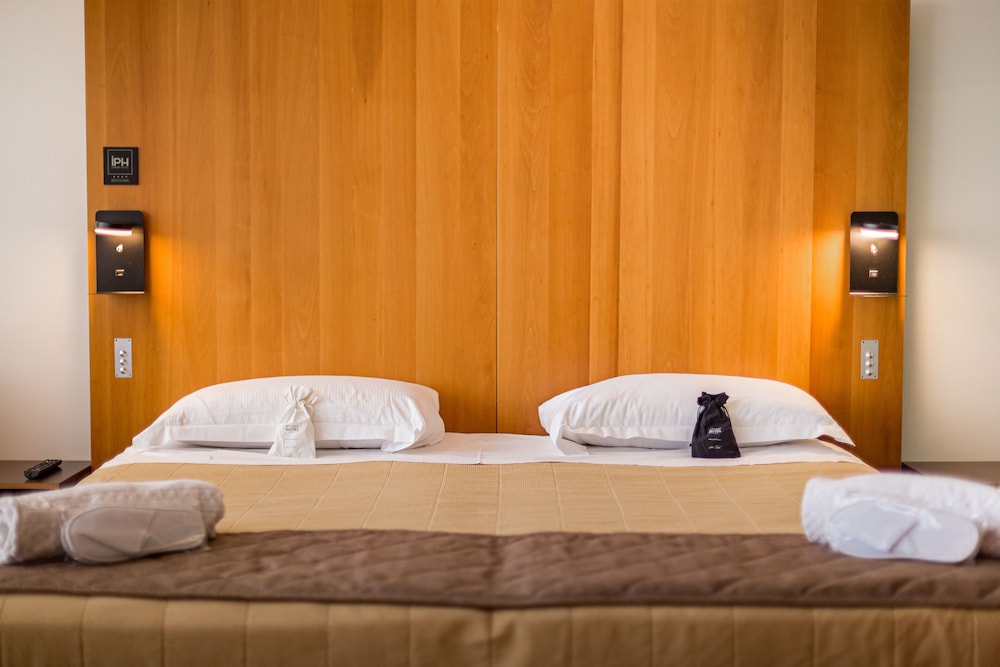 SUPERIOR, DOUBLE BED