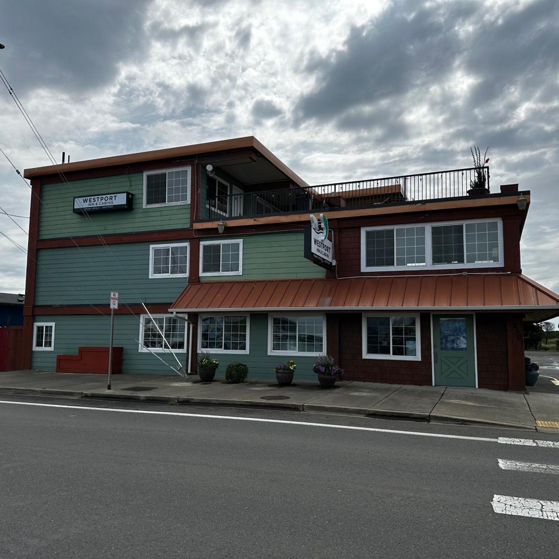 Westport Inn 2/50