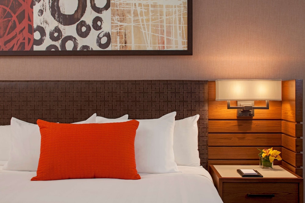 Hyatt Lodge Oak Brook Chicago 18/71