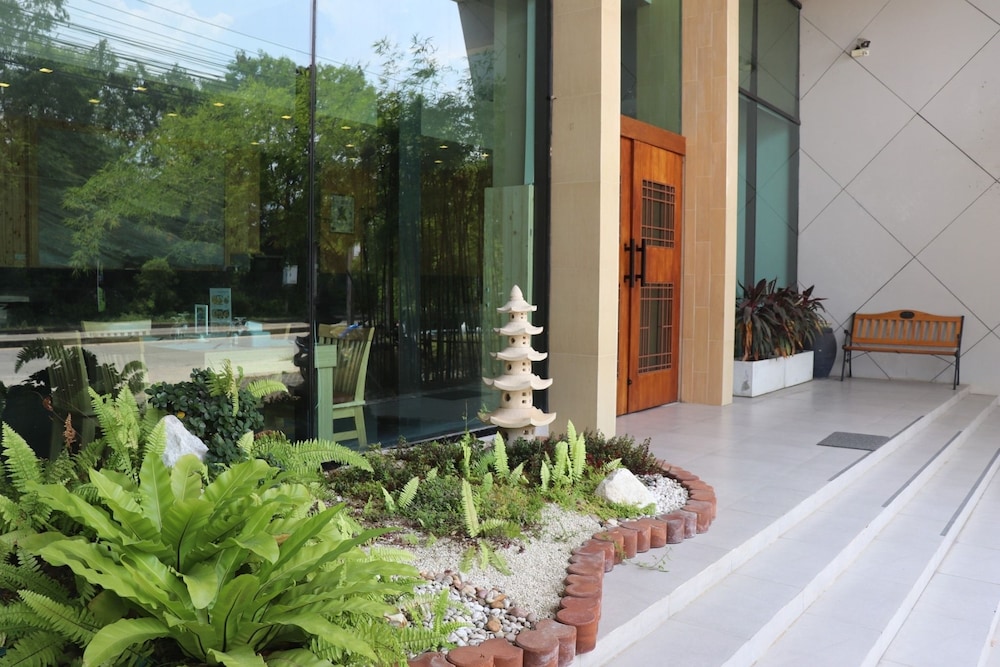 Wisdom Hotel and Residence 32/50