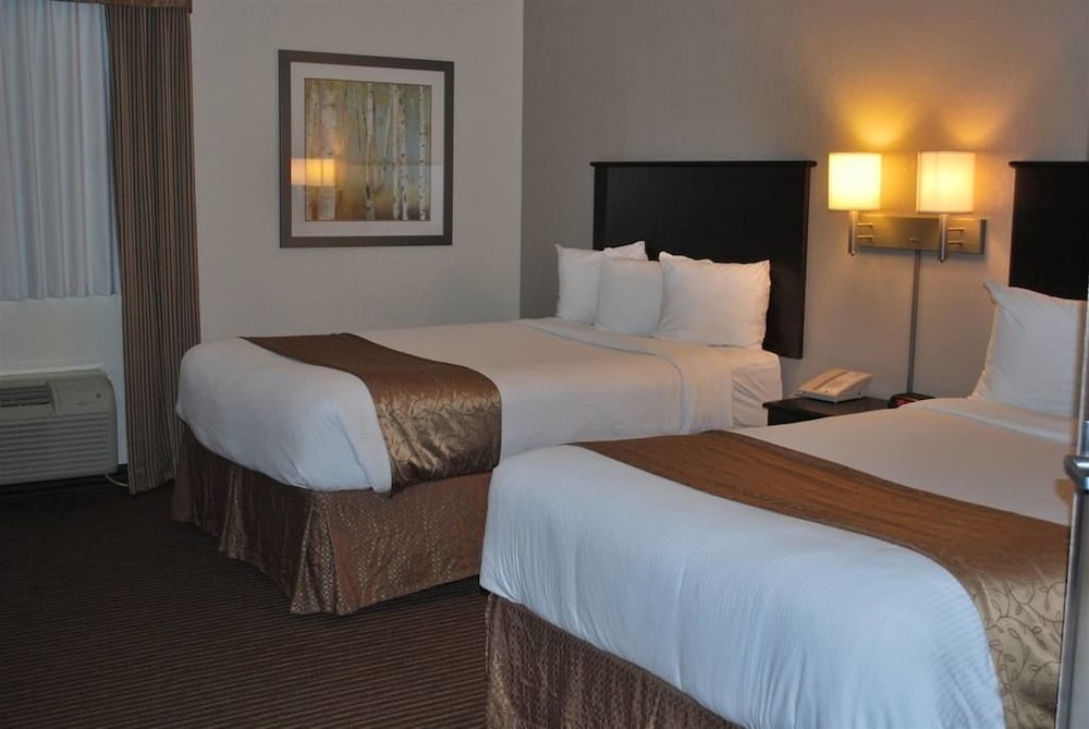 Quality Inn & Suites Thompson, MB 21/41