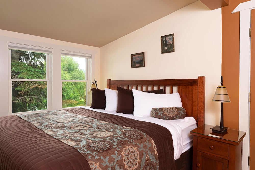 Lake Pointe Inn 6/50