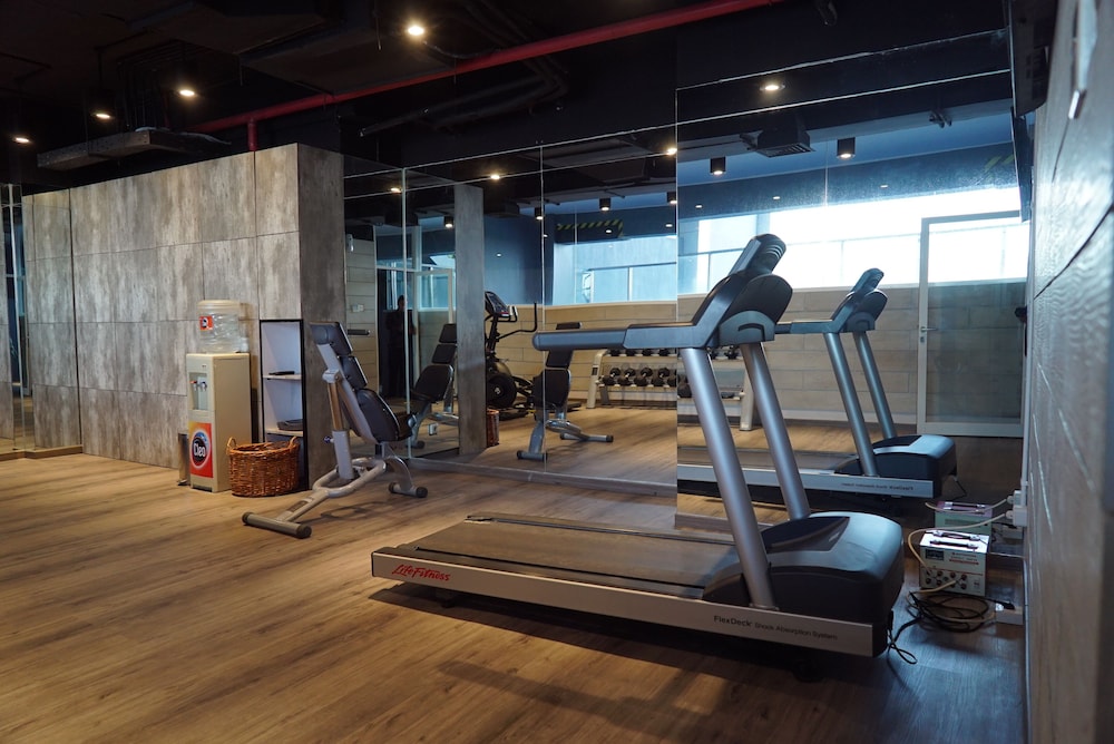 Grand Swiss-Belhotel Darmo 35/62