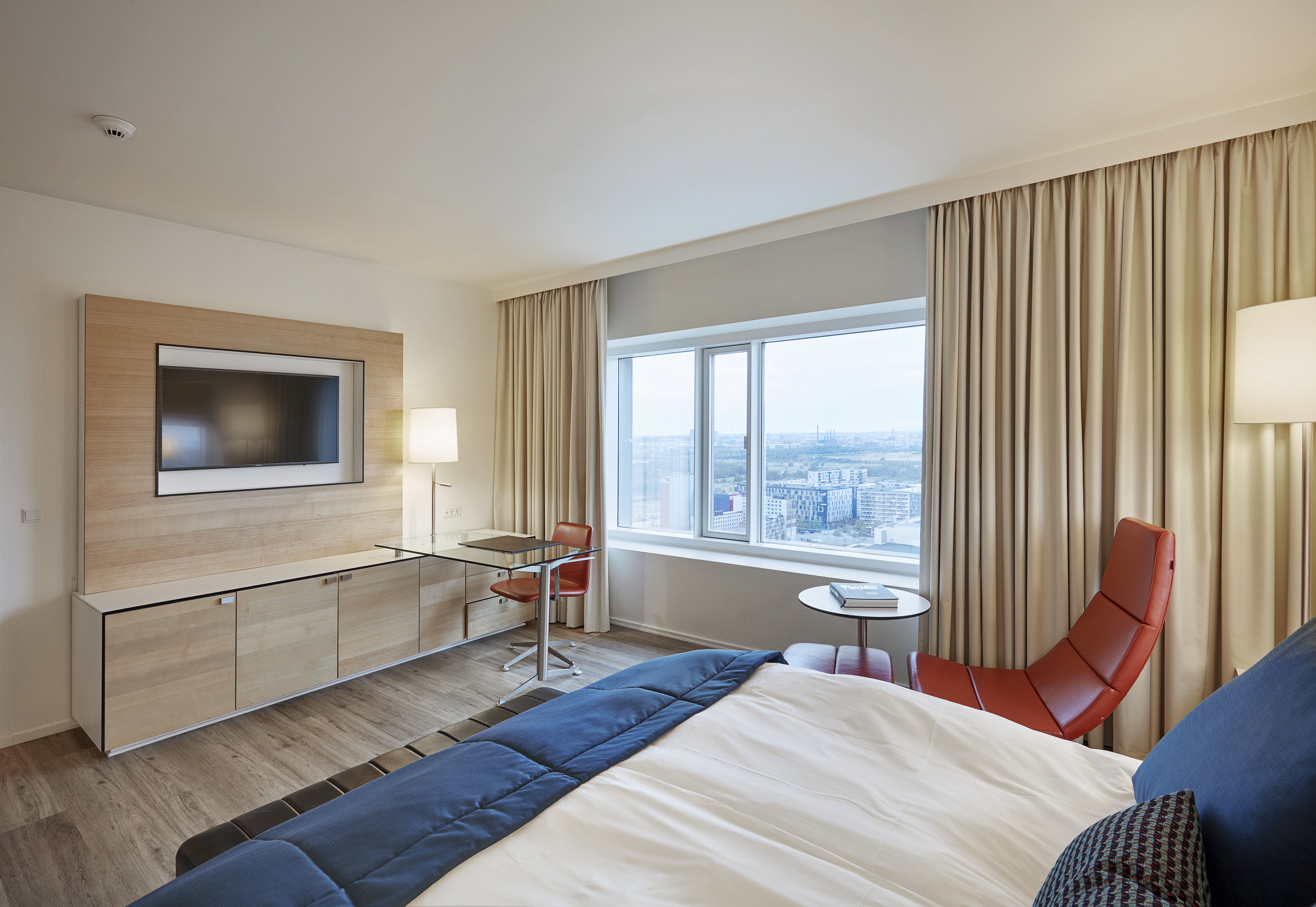 CROWNE PLAZA COPENHAGEN TOWERS 37/79