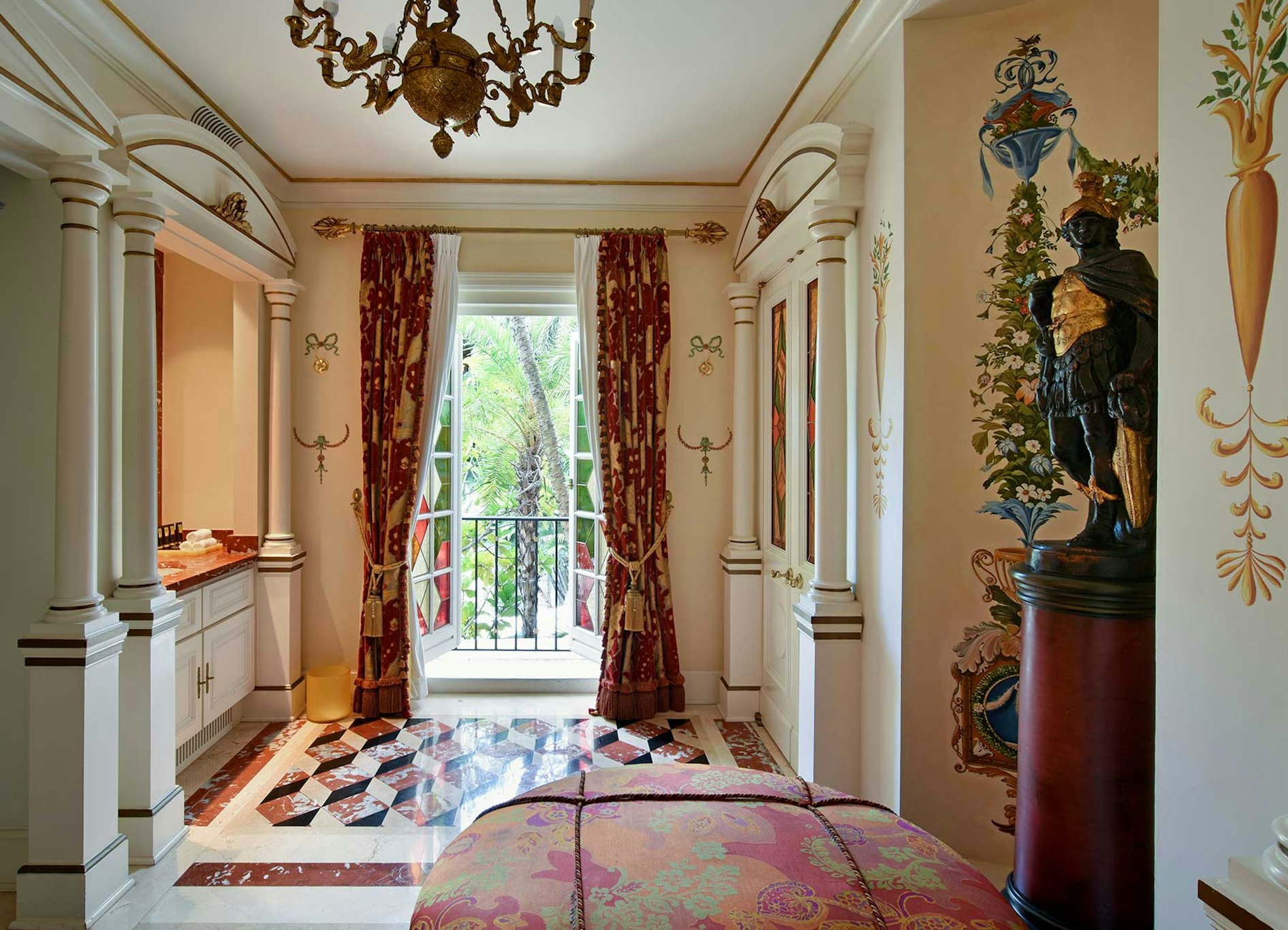 THE VILLA CASA CASUARINA 10/61