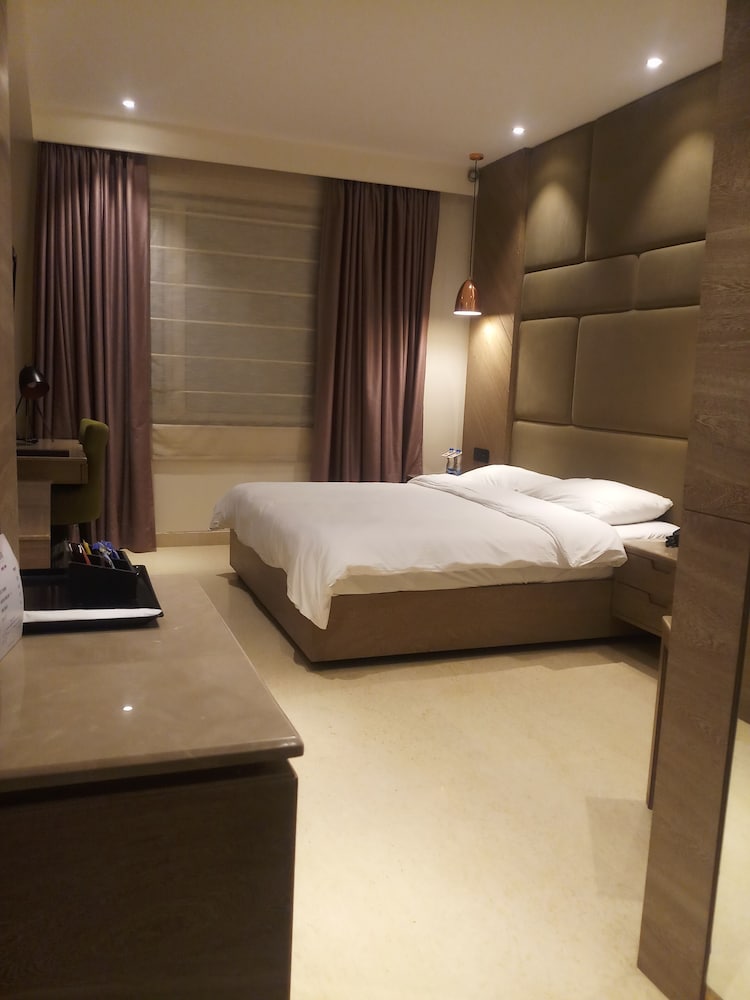 HOTEL LEVANA(FORMERLY BEST WESTERN PLUS LEVANA) 12/43