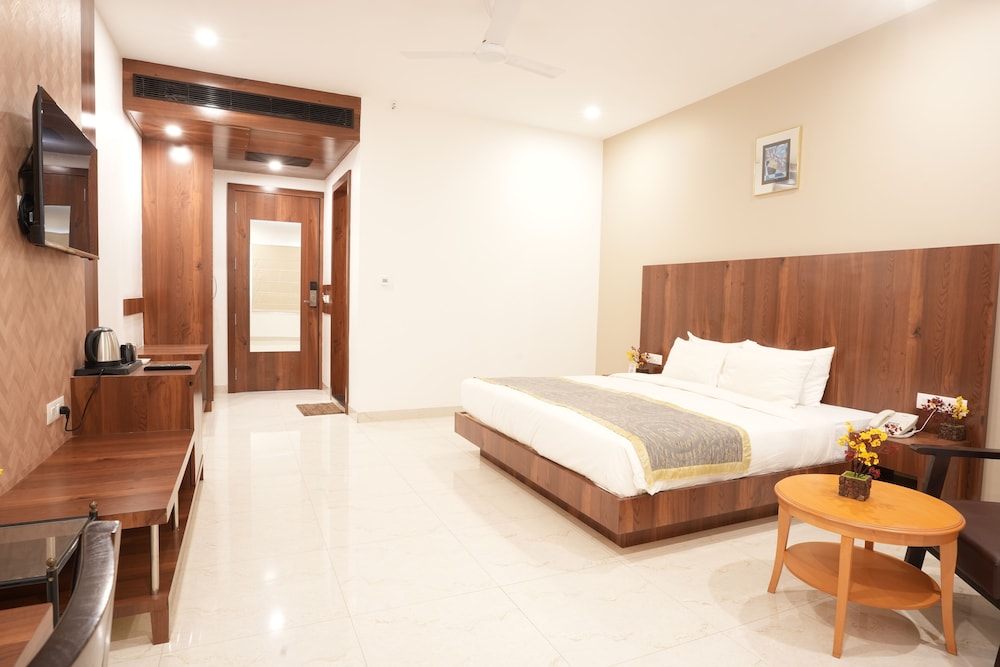 DELUXE, DOUBLE BED