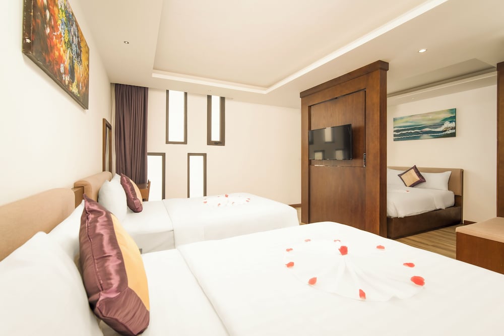 Golden Sun Hotel 43/60