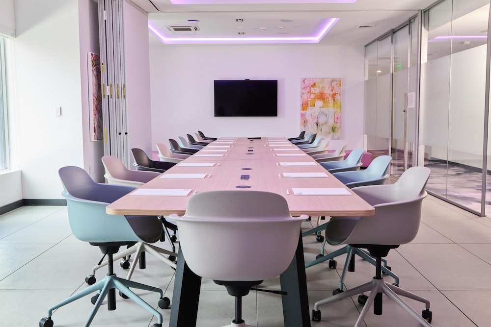 YOTEL Miami, Select by Hilton 37/48