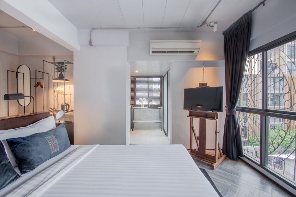Ir-On Hotel 14/50