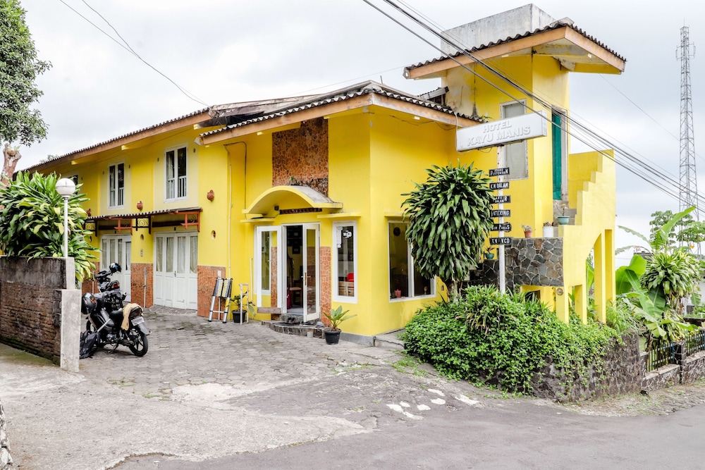 Hotel Kayu Manis by ZUZU 2/48