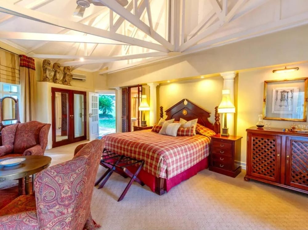 Blue Mountain Luxury Lodge 3/33
