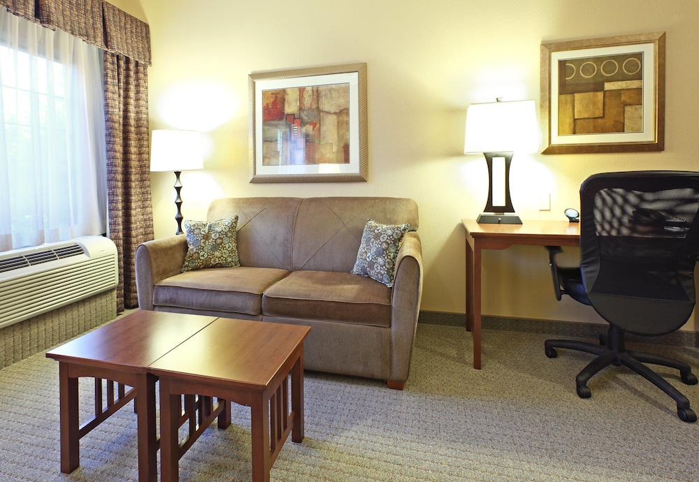 Staybridge Suites Rogers Bentonville 35/49